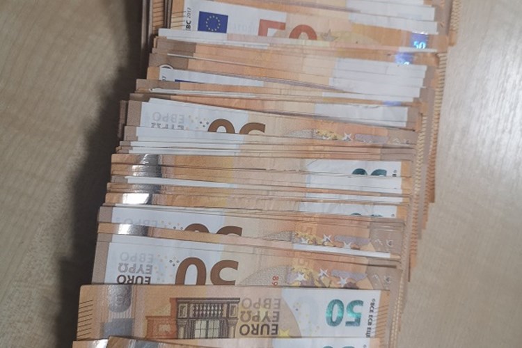 Slika /16614 vijest SMJ Slavonski Brod gotovina/1.jpg